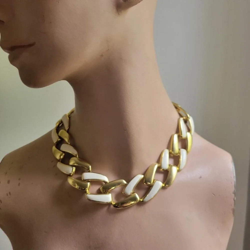Vintage Gold White Enamel Chunky Link Curb Chain Collar Necklace Preppy 80s 90s - Picture 3 of 7